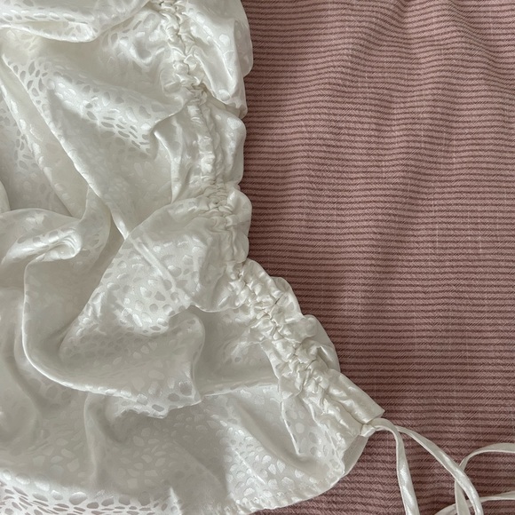 White Satin Skirt - Adjustable Sides - Picture 3 of 3